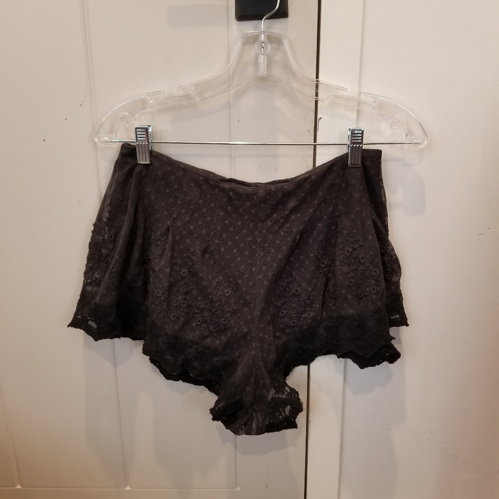 NWOT Kimchi Blue lace shorts